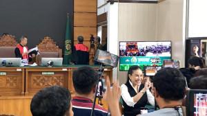 Nikita-Mirzani-11-tahun-senyum.jpg