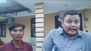 Orang-tua-korban-bersama-kuasa-hukumnya-Ikhwan-Khairul-Fahmi-dari-LBH-Peradi-Deli-Serdang.jpg