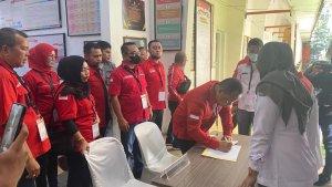 PDI-P-menyerahkan-berkas-pendaftaran.jpg