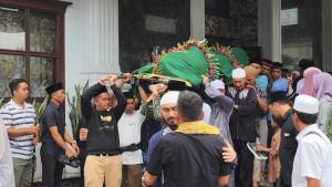 PEMAKAMAN-Jasad-Almarhum-Ngogesa-Sitepu-saat.jpg