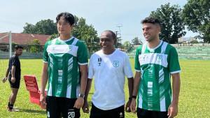 PSMS-MEDAN-Foto-Pelatih-PSMS-Medan-Kas-Hartadi-tengah.jpg