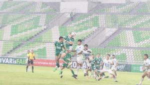PSMS-VS-PSPS-Pesepakbola-PSMS-Medan-saling-berebut.jpg