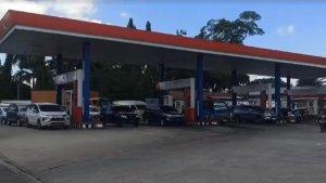 Pantauan-pengendara-meramaikan-SPBU-di-Jalan-Ahmad-Yani.jpg