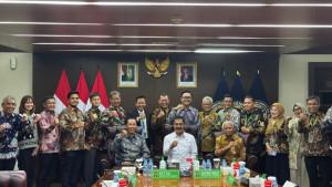 Para-anggota-Majelis-Wali-Amanat-MWA-Universitas-Sumatera-Utara-berfoto_1.jpg