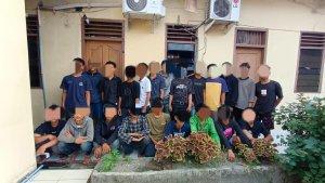 Para-anggota-geng-motor-yang-ditangkap-polisi-karena-hendak-tawuran.jpg