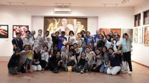 Para-panitia-MFF-Volume-2-dan-narasumber-diskusi-berfoto-bersama.jpg