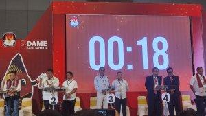 Pasangan-Eddy-Berutu-Depriwanto-saat-memberikan-pernyataan.jpg