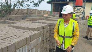 Paving-block-yang-dibuat-dengan-campuran-limbah-FABAberasal-dariPT-PLN.jpg