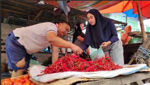 Pedagang-cabai-di-pasar-tradisional-Diponegoro-Kisaran-Kabupaten-Asahan.jpg