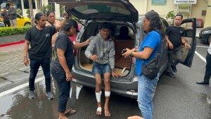 Pelaku-MAJ-terlihat-menahan-sakit-usai-kedua-kakinya-ditembak-polisi.jpg