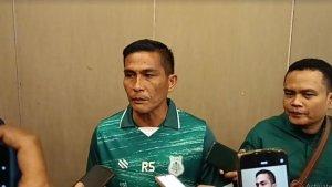 Pelatih-PSMS-Medan-Ridwan-Saragih_Ridwan-Saragih-diminta-mundur_.jpg