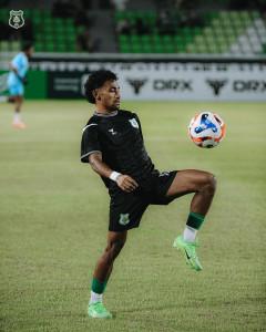 Pemain-PSMS-Medan-Ari-Maring-saat-pemanasan-di-Stadion.jpg