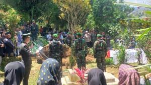 Pemakaman-Serda-Rahman-Setiawan-di-Wonosobo.jpg