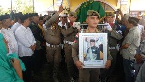 Pemakaman-Syamsul-Arifin-di-Brandan.jpg