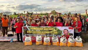 Pembagian-benih-ini-diharapkan-MEMBAWA-kesejahteraan.jpg