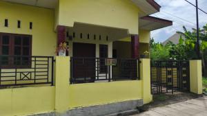 Penampakan-rumah-Daniel-Tampubolon-tampak-sepi-setelah-penangkapannya.jpg