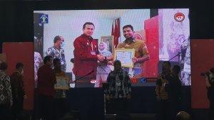 Penghargaan-UPT-terbaik-pengelola-pagu-anggaran-dengan-besar-di-atas-10-Milyar.jpg