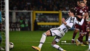 Penyerang-Juventus-asal-Serbia-Dusan-Vlahovic-mencetak-gol.jpg