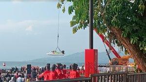 Persiapan-peralatan-bagi-tim-balap-pada-event-F1-Powerboat-2024.jpg