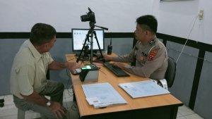 Personel-Satlantas-Polres-Pematangsiantar-SIM-pelayanan.jpg