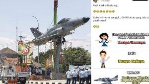 Pesawat-Hawk-200-bertengger-di-exit-tol-Madiun-dan-postingnan-akun-X-GerryS.jpg