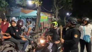 Petugas-Polrestabes-Medan-mengamankan-sejumlah-remaja-yang-diduga-akan-tawuran.jpg
