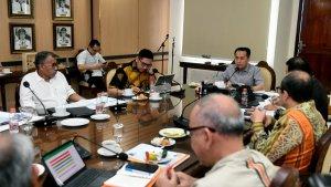 Pj-Gubernur-Sumut-Agus-Fatoni-memimpin-rapat-finalisasi-rancangan-Kebijakan-Umum.jpg