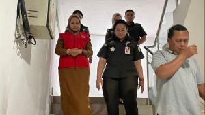 Plt-Kepala-Dinas-PUTR-Binjai-Ridho-Indah-Purnama-ditahan-Kejaksaan.jpg