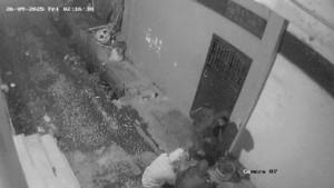 Potongan-rekaman-kamera-CCTV-terkait-pencurian-meteran-air.jpg
