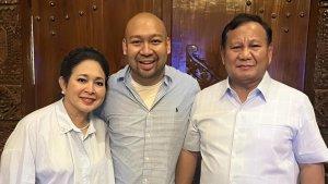Prabowo-Subianto-dan-Titiek-Soeharto-bersama-anaknya.jpg