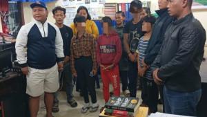 Proses-mediasi-antara-pelaku-pelemparan-batu-dan-perwakilan-sopir-mobil-_1111.jpg