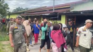 Puluhan-wanita-dan-pria-terjaring-razia-di-kos-kosan-yang-berada-di-Jl-Danau-Poso.jpg
