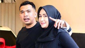 Putra-Siregar-dan-istri.jpg