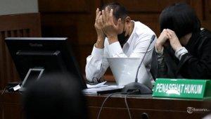 Rafael-Alun-Nangis-Kini-Hidup-Miskin-Saldo-ATM-Nol-Anak-Jualan-di-Pinggir-Jalan-Istri-Nelangsa.jpg