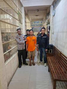 SERAHKAN-DIRI-Tersangka-pembunuhan-Melky-Perangin-Angin.jpg