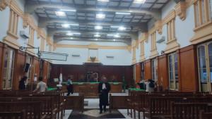 SIDANG-KORUPSI-Hendrick-divonis-saat-mengikuti-sidang-vonis.jpg