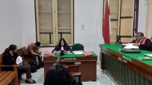 SIDANG-PEMBUNUHANN.jpg