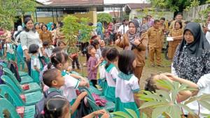 SOSIALISASI-KESEHATAN-Kabid-Kesmas-dr-Fitri-Sari-Saragih.jpg