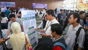SUASANA-JOBFAIR-2025-Disnaker-Siantar-Pertemukan.jpg