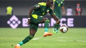 Sadio-mane-bawa-senegal-lolos-8.jpg