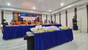 Satres-narkoba-Polres-Asahan-memaparkan-tangkapan-tiga-kilogram-sabu.jpg