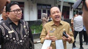 Sekda-Arief-Hadiri-Penyerahan-Hasil-Penilaian-Publik.jpg