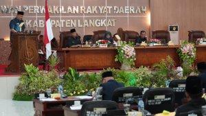 Sekda-Langkat-di-DPRD.jpg
