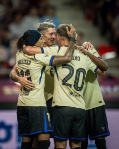 Selebrasi-pelukan-barcelona.jpg