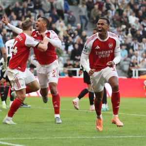 Selebrasi-pemain-arsenal.jpg