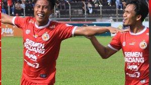 Semen-padang-fc-vs-Sriwiajaya.jpg