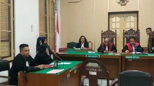 Sidang-premanan-yang-ancam-jurnalis-di-Ruang-Cakra-6-Pengadilan-Negeri.jpg