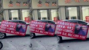 Suami-Selingkuh-dengan-Keponakannya-Istri-Nekat-Pasang-Spanduk-di-Mobil-dan-Toko-Pajang-Foto-Mesra.jpg