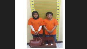 Suami-istri-bernama-Suhandi-35-dan-Sephia-Stephanie-24-usai-ditangkap.jpg