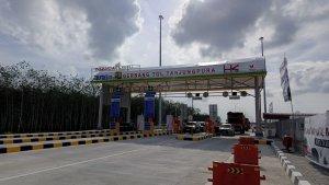 Suasana-di-gerbang-Tol-Tanjungpura.jpg